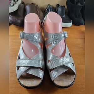 Barefoot Freedom Silver Glitter Adjustable Strap Leather Sandals Women Size 10M